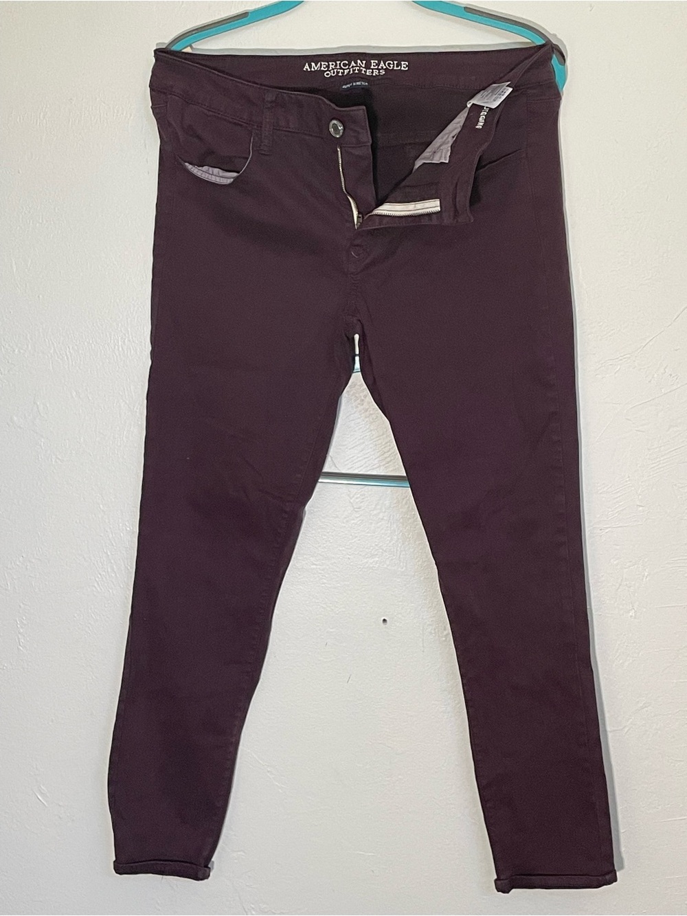 American Eagle - vintage/original Jeggings. Super stretch, plum. Size 14.
